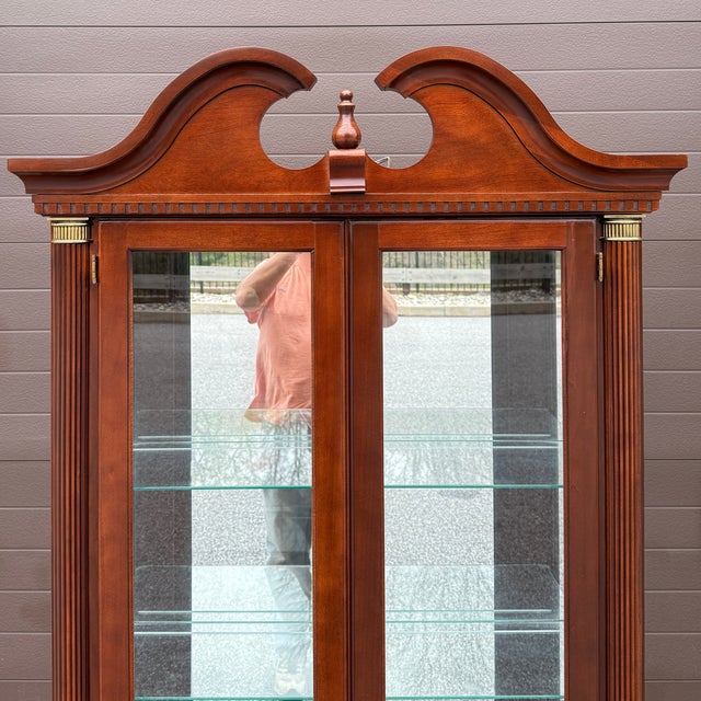 Traditional 1990s Philip Reinisch Federal Style Carved Cherry Mirrored Curio or Display Cabinet For Sale - Image 3 of 15