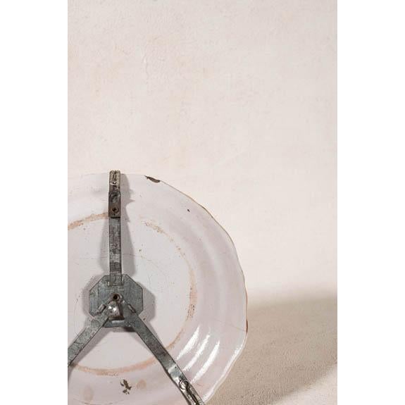 18th Century French Mustard Plate (Moustiers; C. 1720) For Sale - Image 4 of 5