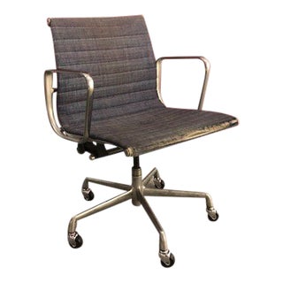 Eames Aluminum Chair For Sale