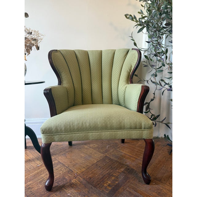 Green Pair of 2 Mid-20th Century Vintage Hollywood Regency / Art Deco Revival Wingback Accent Chairs in Pristine Condition For Sale - Image 8 of 15