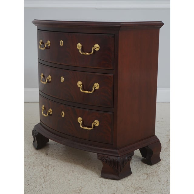 Traditional Pair Thomasville 3 Drawer Mahogany Bowfront Nightstands For Sale - Image 3 of 18