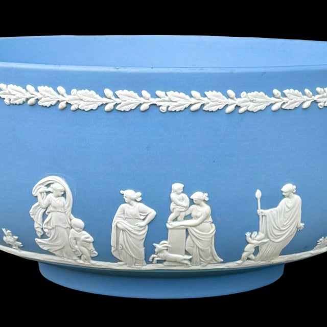 Wedgwood Mid 20th Century Wedgwood Large Blue Jasperware Bowl With Neoclassical Sacrifice Relief For Sale - Image 4 of 7