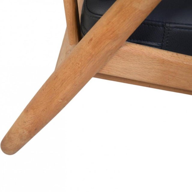 GE240 Cigar Chair in Oak by Hans J. Wegner, 1980s For Sale - Image 9 of 18