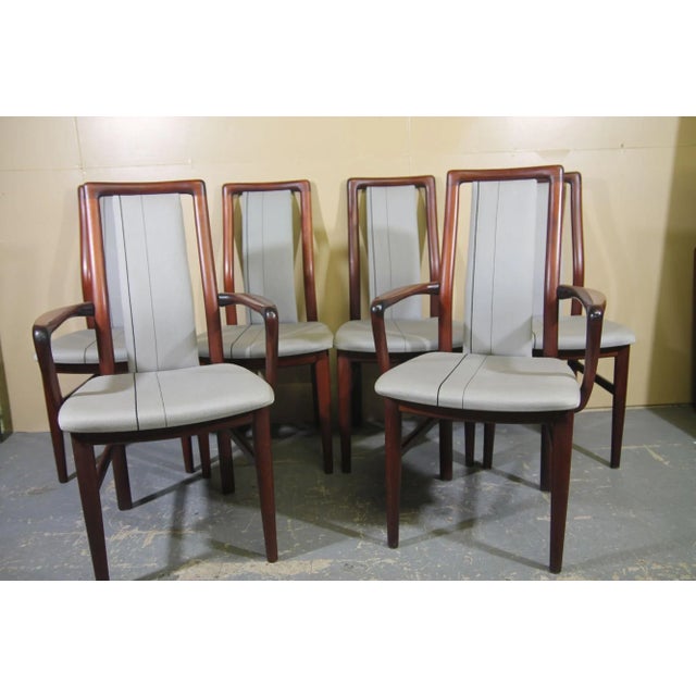Pleased to offer this great set of 6 rosewood dining chairs by SVA Mobler. This set consist of 2 arm chairs and 4 armless...