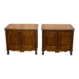 Vintage Hickory White Flanders Collection French Country Style Walnut Nightstands - Pair For Sale