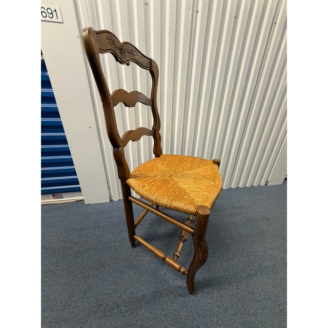 Vintage Carved Ladder‑Back Rush Seat Chairs – Set of 6 For Sale In Chicago - Image 6 of 12