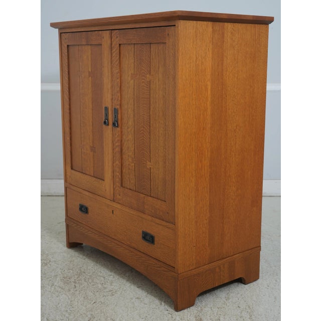 Age: C.1998 Details: Finish No.35 High Quality Construction Solid Oak Arts & Crafts Style Condition: Excellent Original...