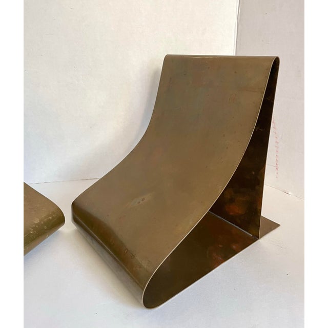 Sarreid Ltd. Mid-Century Modernist Sculptural Solid Brass Bookends Attributed to Sarried For Sale - Image 4 of 12