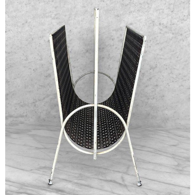1960s Mid-Century White & Black Wrought Iron Pierced Mesh Magazine Record Stand For Sale - Image 5 of 10