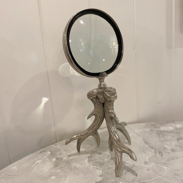 Rustic European Late 20th Century Magnifying Glass With Tripod Antler Handle For Sale - Image 3 of 8