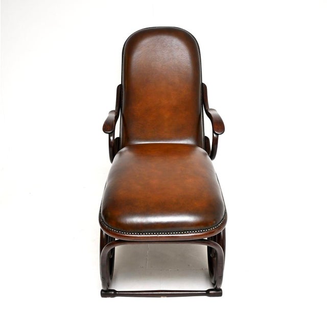 Brown Antique Bentwood and Leather Chaise Lounge, 1880 For Sale - Image 8 of 11