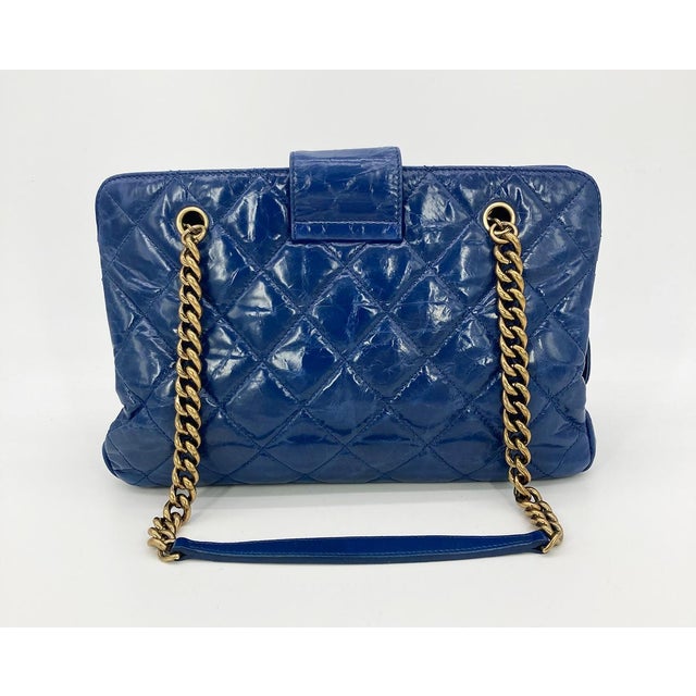 Blush Chanel Blue Glazed Calfskin Quilted Tote Bag For Sale - Image 8 of 12