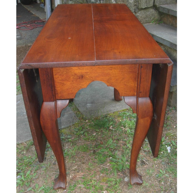 18th Century Pennsylvania Walnut Drop Leaf Table For Sale - Image 4 of 10