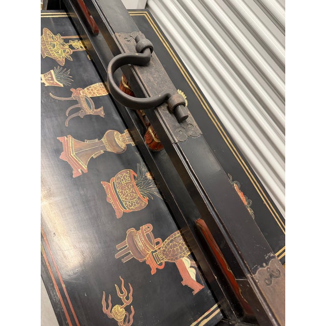 Black 19th Century Large Chinese Lacquer Wedding or Travel Box For Sale - Image 8 of 11