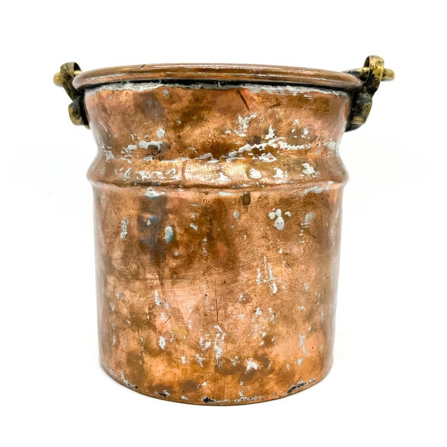 F.B. Rogers Silver Co. Vintage Hammered Copper Cachepot With Brass Swing Handle — Rustic European / English Country / Colonial Style For Sale - Image 4 of 13