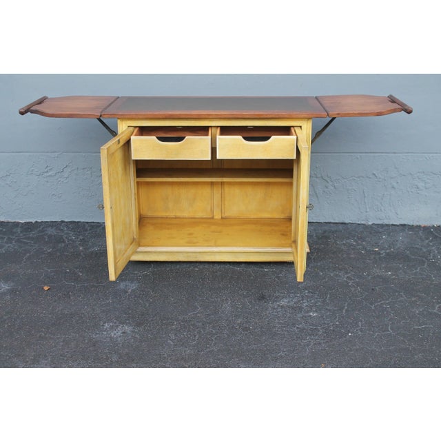 1960's Vintage Rolling Dry Bar/ Server For Sale In Miami - Image 6 of 12