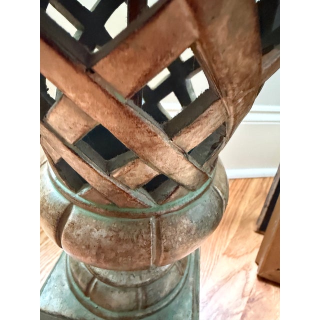 Mid-Century Modern High End Classic Traditional Open-Lattice Table Lamp by the Bradburn Gallery. For Sale - Image 3 of 9