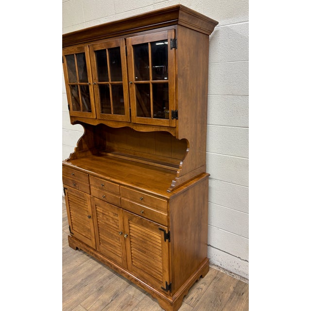 Ethan Allen Vintage Ethan Allen Heirloom Nutmeg Maple CRP Shutter Cabinet and Hutch For Sale - Image 4 of 17