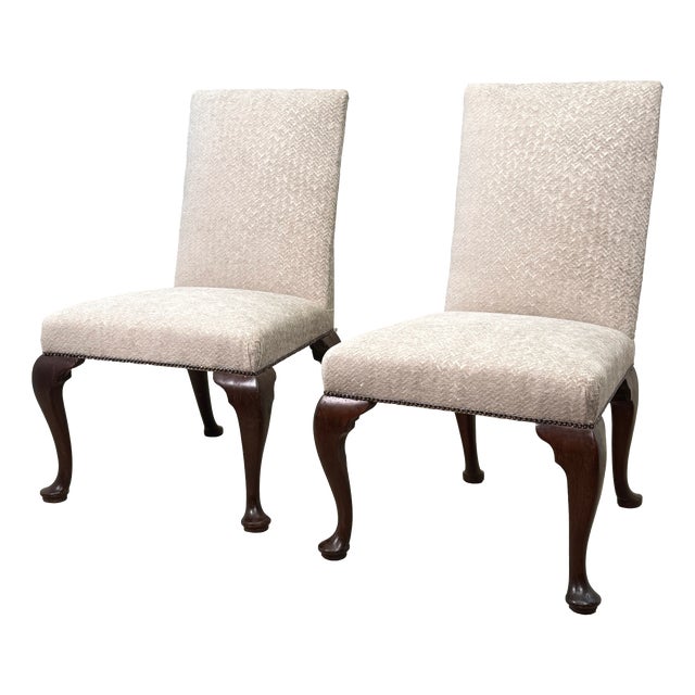 Early 18th Century Georgian Upholstered Walnut Side Chairs, 1720, Set of 2 For Sale