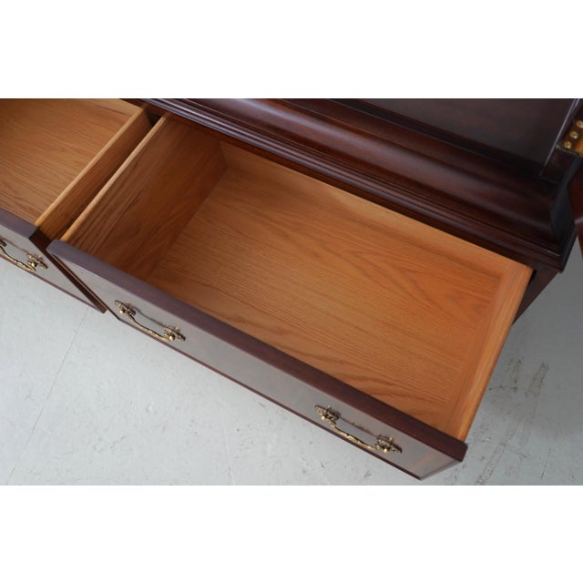 2000 - 2009 Henkel Harris Model 2302 Mahogany Curio Cabinet For Sale - Image 5 of 18