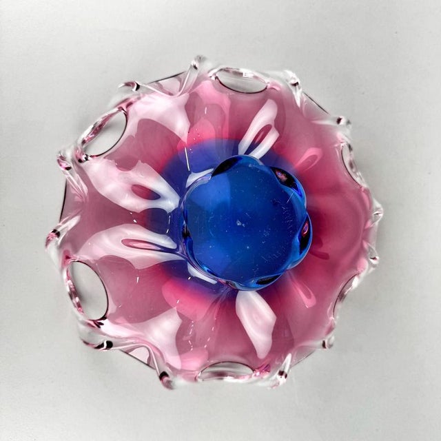 Czech Art Glass Bowl attributed to Josef Hospodka for Chribska Glassworks, 1960s For Sale - Image 4 of 8