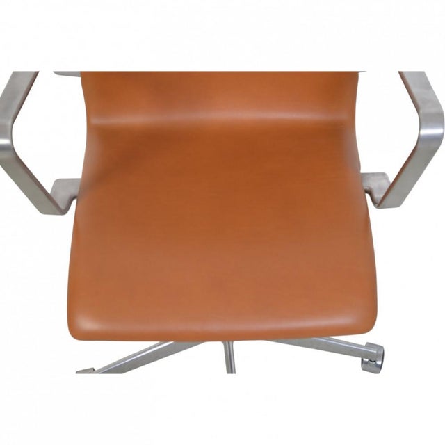 Oxford Office Chair in Walnut and Anilin Leather by Arne Jacobsen, 2000s For Sale - Image 4 of 18