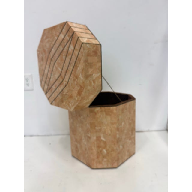 Mid-Century Modern Maitland-Smith Tessellated Stone Lidded Box Side Table Wiith Storage, Drinks Table For Sale - Image 3 of 8
