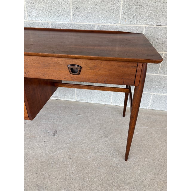 Bassett Furniture Mid Century Modern Walnut 4 Drawer Desk & Chair For Sale - Image 15 of 18