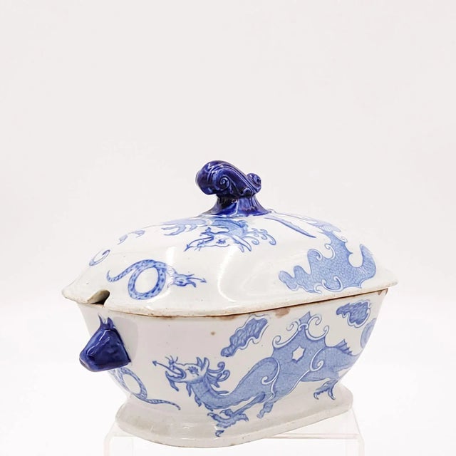 Ceramic Small English Porcelain Sauce Tureen in the Chinese Taste, Circa 1900 For Sale - Image 7 of 10