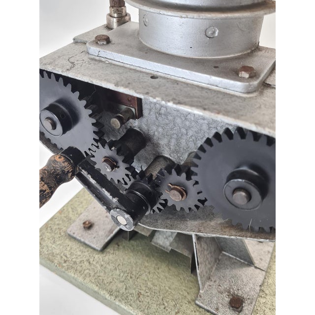 Educational Model of an Internal Combustion Engine, 1970s For Sale - Image 3 of 12