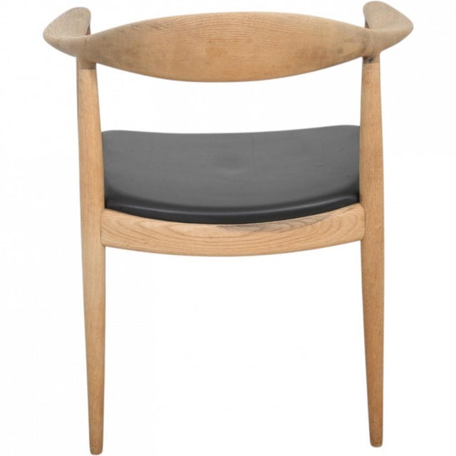 Vintage JH503 The Chair in Oak and Black Leather by Hans Wegner, 1960s For Sale - Image 13 of 18