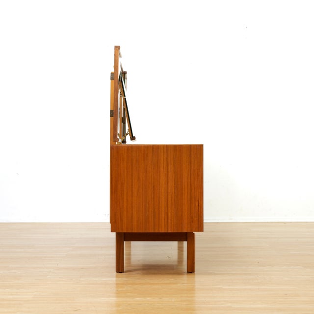 1960s Mid Century Vanity by Bath Cabinet Makers, Attributed For Sale - Image 11 of 12