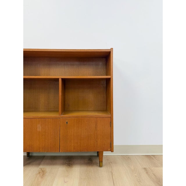 Mid 20th Century MCM Bookshelf Storage Cabinet Combo Vintage Mid-Century Modern Wood Bookshelf For Sale - Image 5 of 10