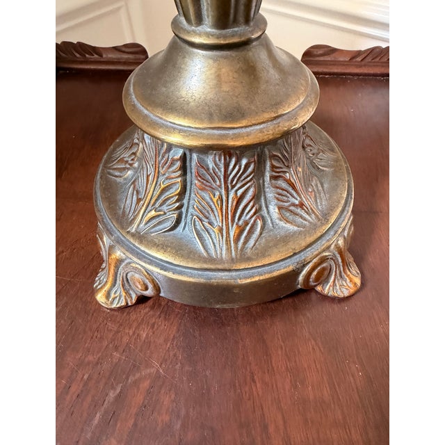 1970s Neoclassical Brass Table Lamp With Acanthus Leaf Detail For Sale In Charleston - Image 6 of 7
