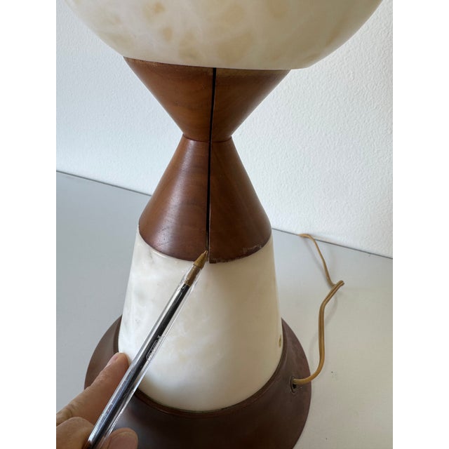 1960’s Italian Mid-Century Modern Walnut and White Marble Table Lamp With Brass Base For Sale - Image 10 of 12