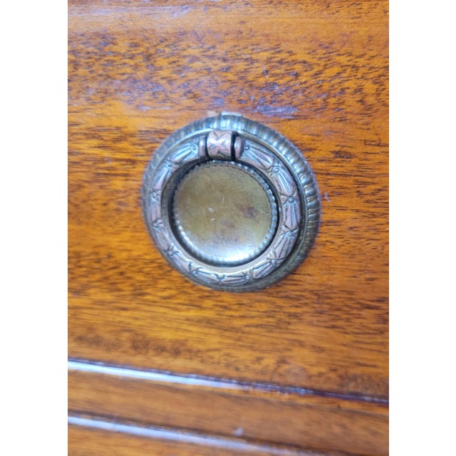 Vintage English Chest of Drawers in Mahogany, 1960 For Sale - Image 9 of 17