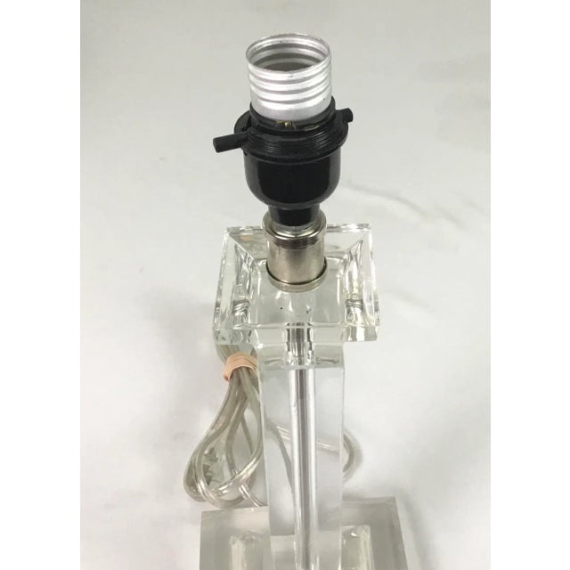 1970s Mid Century Modern Lucite Table Lamp For Sale - Image 5 of 8
