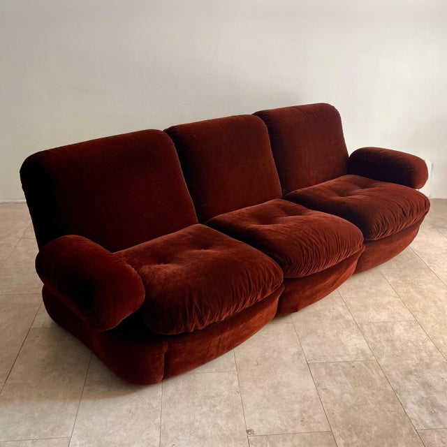 Vintage Three-Seater Sofa in Burgundy Red Velvet, Italy, 1970s For Sale - Image 11 of 11