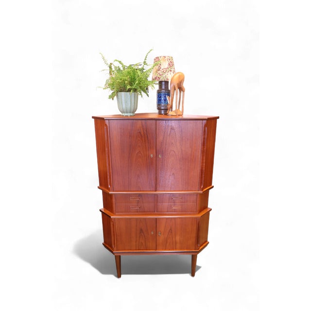 Corner Cabinet in Teak from Aulum Møbelfabrik, Denmark, 1960s For Sale - Image 10 of 18