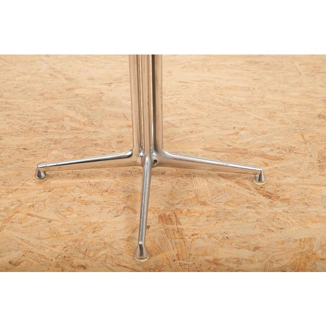 La Fonda Chair Chair Set in Chrome-Plated and Cast Aluminum Frame by Charles and Ray Eames for Vitra, 1961, Set of 2 For Sale - Image 6 of 11