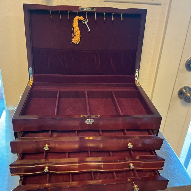 3 Drawer Lift-Top Locking Jewelry Box For Sale In Houston - Image 6 of 11