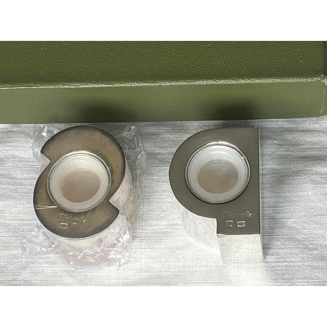Silver-plated salt and pepper set, Christofle silversmiths, Ludique pattern in the shape of the letters S and P. Delivered...