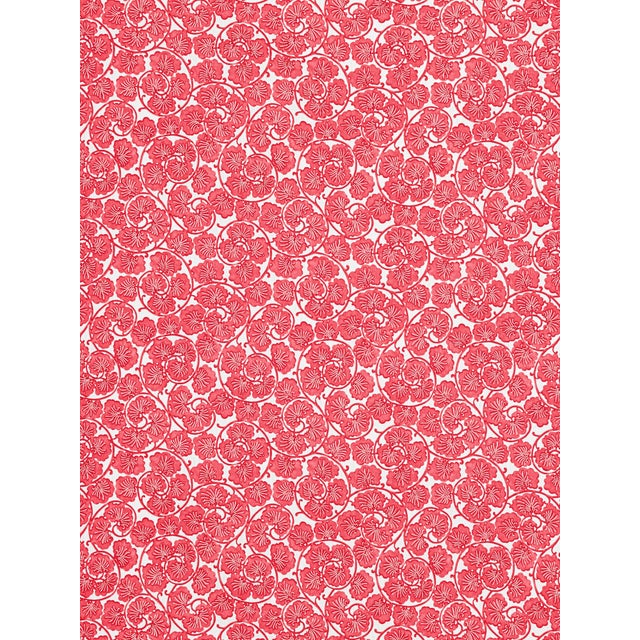 Hinson re-enters the limelight with a show-stopping debut collection under the Scalamandré name. COLOR POP!, a collection...