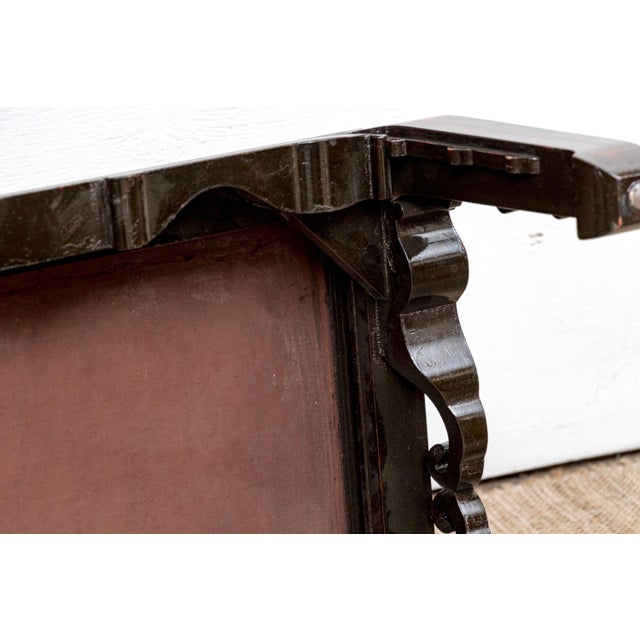 Vintage Chinoiserie Rectangular Lacquered Coffee Table For Sale - Image 10 of 11