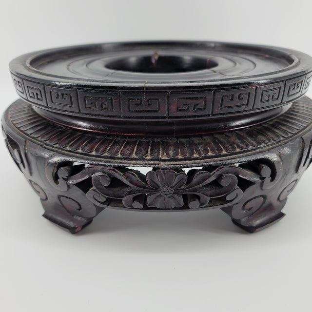 Rare Antique Japanese Imari Porcelain Bowl Meiji Period 1868-1912 Scalloped Edge With Carved Rosewood Stand - Hand Painted Gold Gilt For Sale - Image 14 of 18