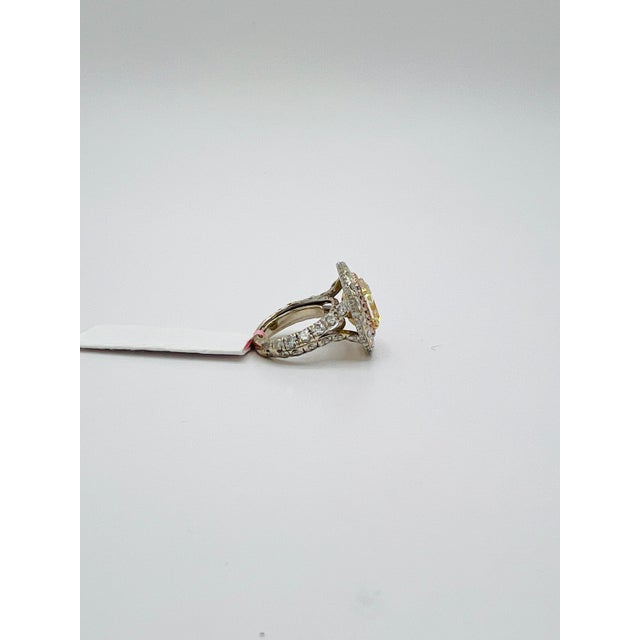 5 Carat Yellow Diamond Radiant Ring in 18k 2 Tone Gold, Size 5.5 For Sale In Los Angeles - Image 6 of 8