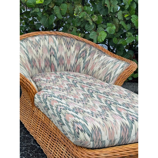 Cream Vintage Steve Chase–Style Rattan Chaise Lounge | Palm Springs Hollywood Regency For Sale - Image 8 of 9