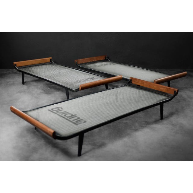 The iconic Cleopatra bed, designed by Dick Cordemeijer for the Dutch manufacturer Auping in 1953. This piece is a classic...