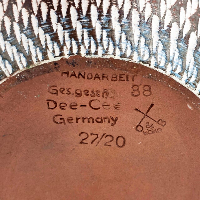 Dumler Breiden Dee-Cee West German Sgraffito Pottery Vase For Sale In Los Angeles - Image 6 of 8