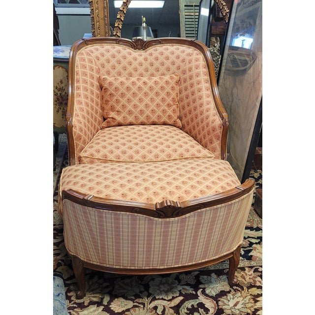 1990s Beacon Hill Furniture Bergere & Matching Ottoman For Sale - Image 9 of 9